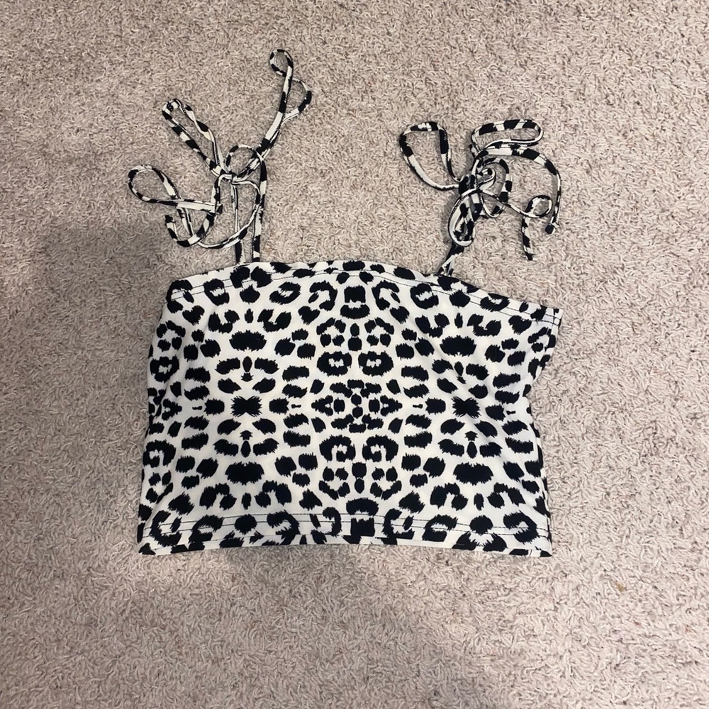 Cute leopard print tank top!!